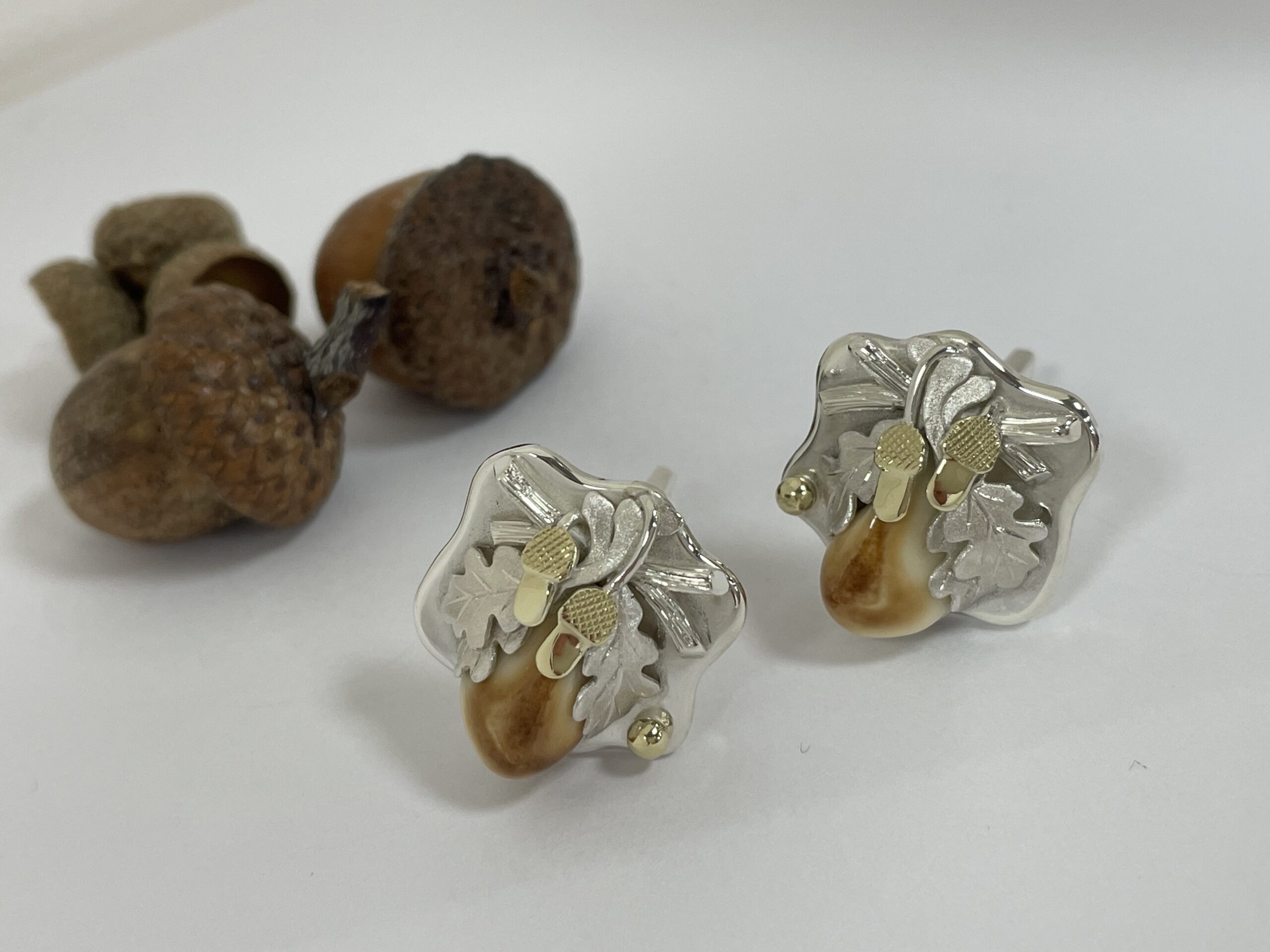 Manžetové gombíky 9